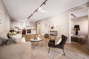 Overflatene i leiligheten er malt i 2026. Malt av Egil Knudsen AS