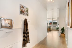 Leiligheten fremstår som innflytningsklar og passer for alle aldersgrupper.