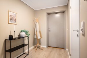 Plass til garderobeskap i entré om ønskelig.