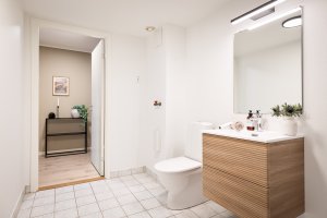 Dusjkabinett, varmtvannsbereder er montert  av Grevstad & Tvedt AS i 2026