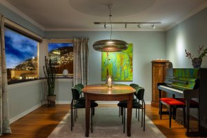 Her er det meste lagt til rette for stemningsfulle kveldsmåltid. 