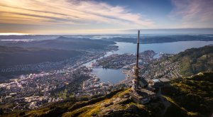 Her kombinerer du den sentrumsnære beliggenheten med enkel tilgang til nydelig turterreng i byfjellene.