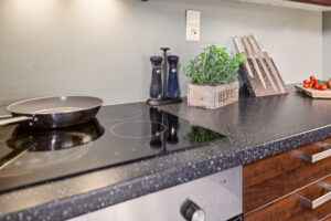 Gjennomførte detaljer og gode materialvalg.
