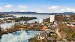 Beliggende mot enden av blindvei og godt tilbaketrukket fra hovedveien | Bare 4. min. å gå til Marina