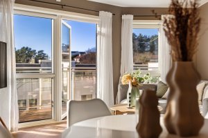 Sommerstid fungerer uteplassen som en deilig forlengelse av stuen