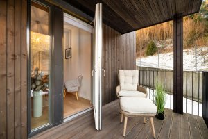 Fra 2 av soverommene er det direkte adkomst til en koselig terrasse.