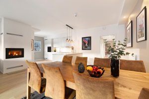 Det er god plass til et stort spisestuebod.