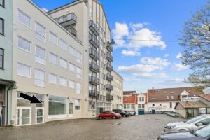 Moderne næringslokale i C. Sundts gate | Store vindusflater med god eksponering | Gjennomgående fine kvaliteter!