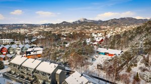 Nærmeste barnehage ligger innen noen få minutters gange.