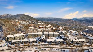 Gangavstand til Fjellsdalen skole, Bøneshallen, treningssenter, og Racket senter. Husk visningspåmelding:)