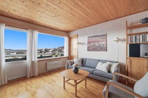 Parkett på gulv og suverene lysforhold.