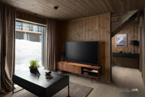 Her kan barna trekke seg tilbake med god plass til både filmkvelder, spill og avslapning.