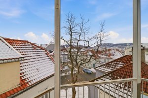 Å disponere egen uteplass i dette attraktive området er et sjeldent gode som virkelig løfter bokvaliteten.