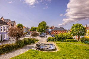 Nordneshalvøyen består primært av ikoniske Bergenshus og klassiske gårder samt flere grønne lunger og offentlige byrom. 