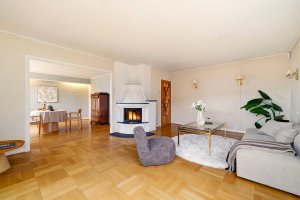 Fin overgang mellom dagligstue og spisestuen