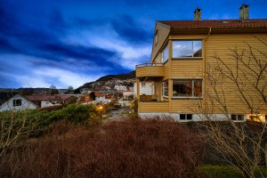 Nydelig turterreng i umiddelbar nærhet og kort avstand til idrettsanlegg