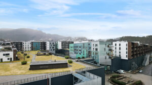 ... eller du kan velge å bruke den koselig felles takhagen for å møte hyggelige naboer