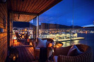 Ideell for både hverdag og sosiale sammenkomster.
Terrassevarmere gir økt komfort i kjøligere sesonger