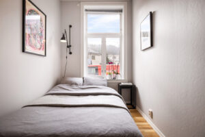 Her er det flere muligheter ettersom hvilket behov en har. Dersom en ønsker å leie ut et soverom kan en få gode leieinntekter. 