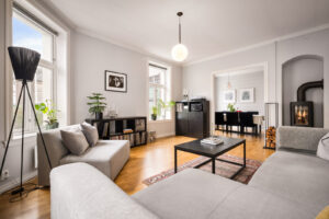 Velkommen til denne meget attraktive hjørneleiligheten i Zetlitz' gate 9 på Møhlenpris! 