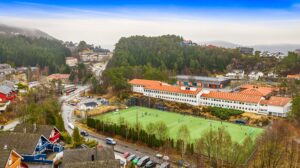 Gangavstand til både skole og barnehage.