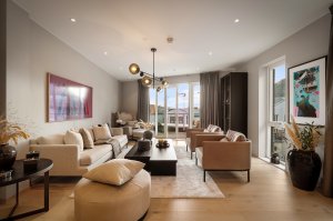 Fra stuen er det utgang til begge terrassene, så har kan du nyte både morgen og kveldsol 