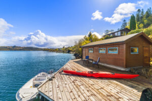Bryggeanlegg med gode muligheter for båtliv.