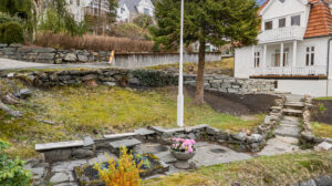 Nydelig hageareal hvor deler av arealet er felles (bildet) og deler er med eksklusiv bruksrett 