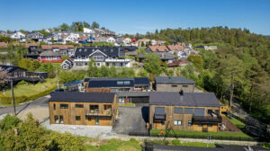 Fint boligtun beliggende like ved Skranevatnet 
