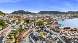 Fra bygget er det ca 15-20 min. å gå til Bergen sentrum 