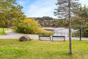 Det er ypperlig turterreng rundt idylliske Ortuvannet. Enten man ønsker seg en løpetur eller en koselig spasertur.