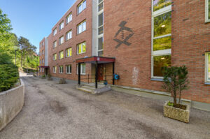 Man kan kjøre til døren for av- og pålossing. 